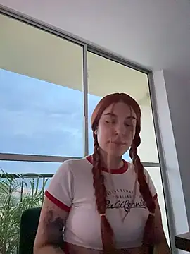 alesziarose  online show from 02/05/26, 11:22