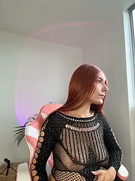 alesziarose  online show from 05/12/26, 09:43