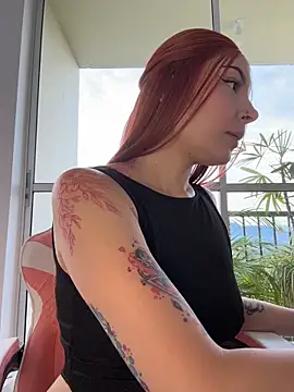 alesziarose  online show from 04/12/26, 10:46