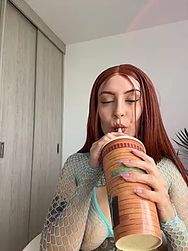 Snapshot of alesziarose_ chatting on 06/06/26, 09:53 alesziarose online show from 06/06/26, 09:53
