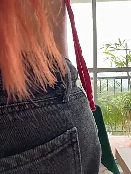 alesziarose  online show from 02/22/26, 10:33