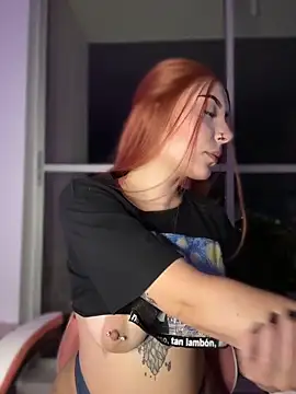 alesziarose  online show from 04/12/26, 12:36