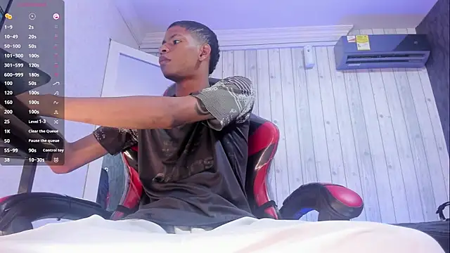 Snapshot of _erick_j chatting on 02/15/26, 08:30 erick j online show from 02/15/26, 08:30