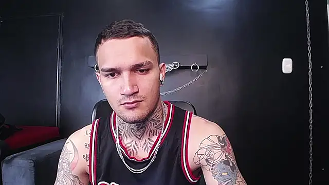 Snapshot of DarkBenito chatting on 01/13/26, 12:53 DarkBenito online show from 01/13/26, 12:53