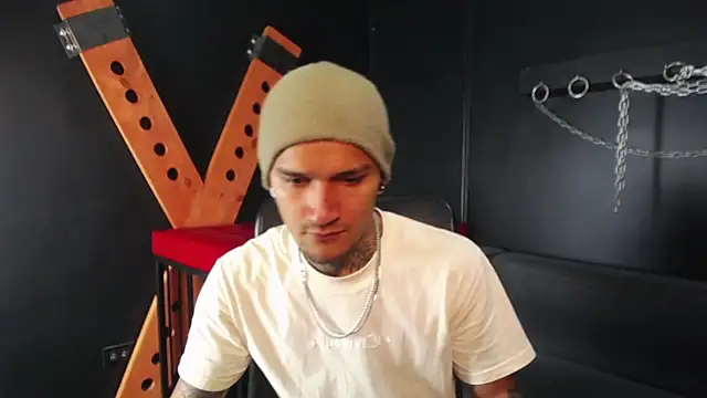 Snapshot of DarkBenito chatting on 01/15/26, 12:30 DarkBenito online show from 01/15/26, 12:30