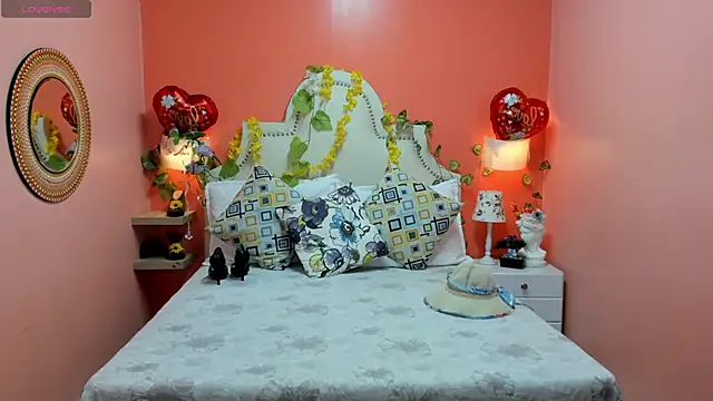 Dalila Najjar  online show from 04/09/26, 02:56