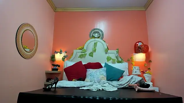Dalila Najjar  online show from 04/30/26, 08:57
