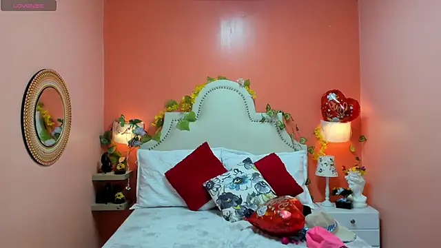Dalila Najjar  online show from 04/14/26, 02:33
