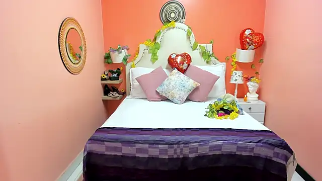 Dalila Najjar  online show from 04/26/26, 02:58