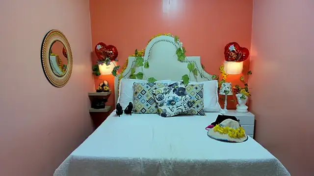 Dalila Najjar  online show from 04/19/26, 06:10