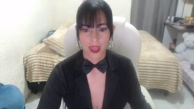 ilairahot online show from 04/10/26, 08:27