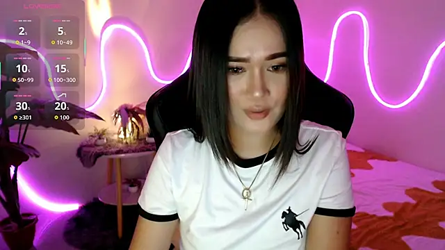 Snapshot of simplykhate chatting on 06/23/26, 01:14 simplykhate online show from 06/23/26, 01:14
