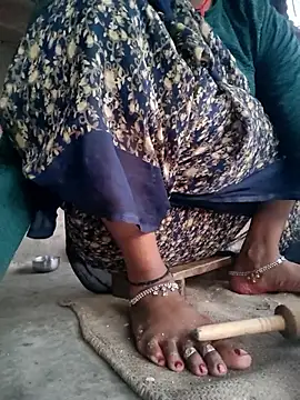 Queen chayna online show from 02/05/26, 01:23