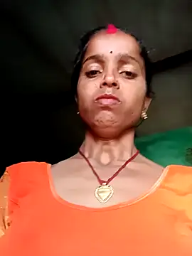 Snapshot of Alisha_beby143 chatting on 01/14/26, 05:11 Alisha beby143 online show from 01/14/26, 05:11