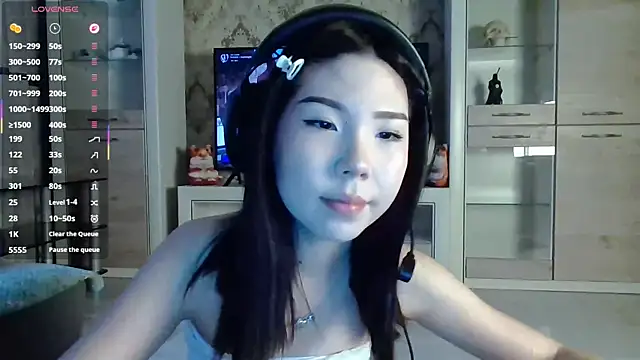 AprilOnilll online show from 02/25/26, 11:54