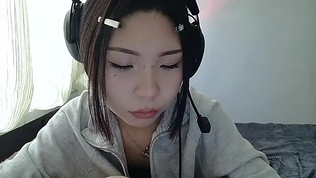 AprilOnilll online show from 01/12/26, 08:32