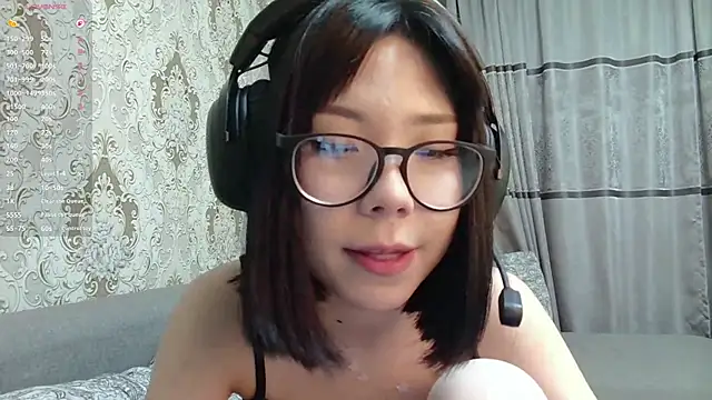 AprilOnilll online show from 04/01/26, 06:05