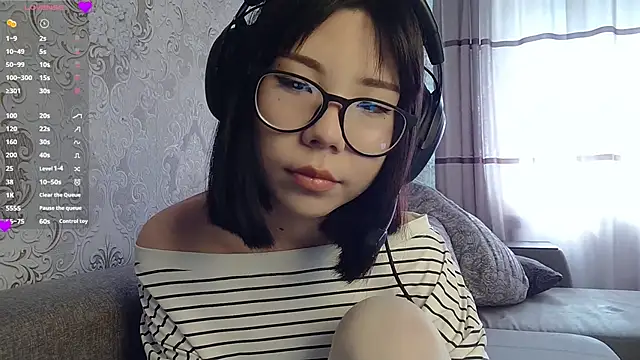 AprilOnilll online show from 04/04/26, 05:03