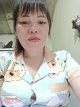 Snapshot of Sana-vn chatting on 06/11/26, 03:20 Sana-vn online show from 06/11/26, 03:20