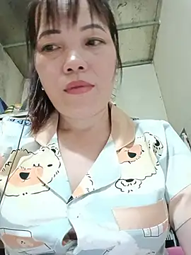 Snapshot of Sana-vn chatting on 06/10/26, 11:33 Sana-vn online show from 06/10/26, 11:33