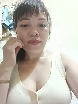 Snapshot of Sana-vn chatting on 06/25/26, 05:18 Sana-vn online show from 06/25/26, 05:18
