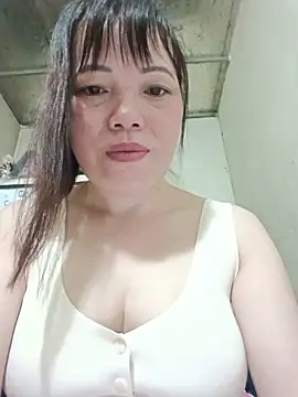 Snapshot of Sana-vn chatting on 06/09/26, 09:54 Sana-vn online show from 06/09/26, 09:54