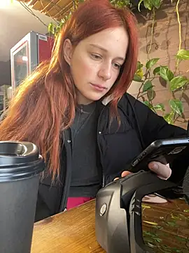 Lily Viola online show from 02/05/26, 07:15