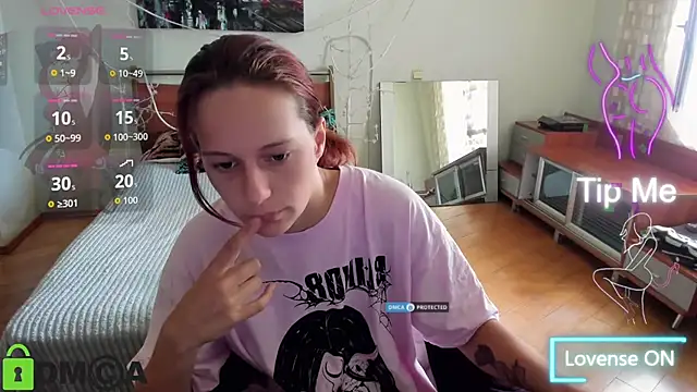 Snapshot of Lily_Viola chatting on 07/14/26, 07:35 Lily Viola online show from 07/14/26, 07:35