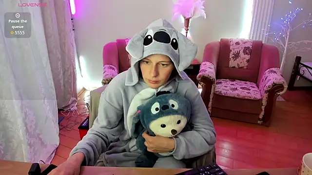 Lily Viola online show from 04/09/26, 04:02