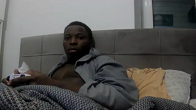 Snapshot of Bigchocco chatting on 02/19/26, 12:18 Bigchocco online show from 02/19/26, 12:18