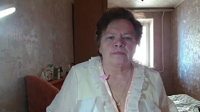 Kleo doll  online show from 02/20/26, 11:56