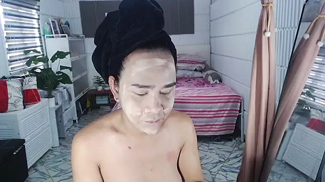 Snapshot of MShealthyCumTS69 chatting on 02/17/26, 05:05 MShealthyCumTS69 online show from 02/17/26, 05:05