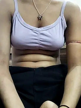 Snapshot of monikajaan4763 chatting on 02/14/26, 01:55 monikajaan4763 online show from 02/14/26, 01:55