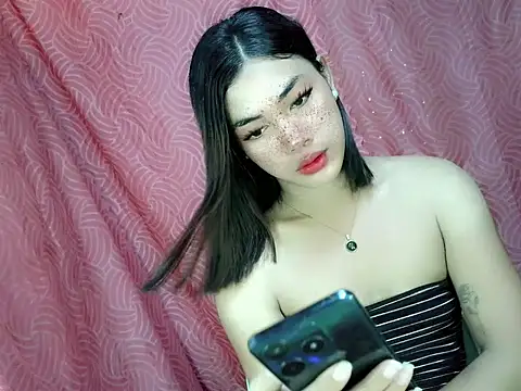 Snapshot of Margalona_ chatting on 07/16/26, 04:20 Margalona online show from 07/16/26, 04:20