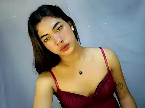 Snapshot of Margalona_ chatting on 07/17/26, 05:04 Margalona online show from 07/17/26, 05:04