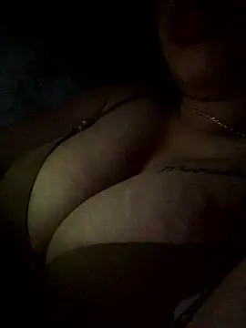 Minhkhue121 online show from 01/18/26, 02:53