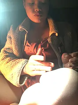 Minhkhue121 online show from 01/18/26, 02:04