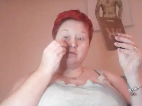 Snapshot of BustyRedxx chatting on 02/11/26, 11:21 BustyRedxx online show from 02/11/26, 11:21