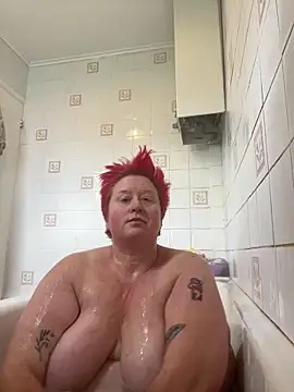 BustyRedxx online show from 04/22/26, 08:32