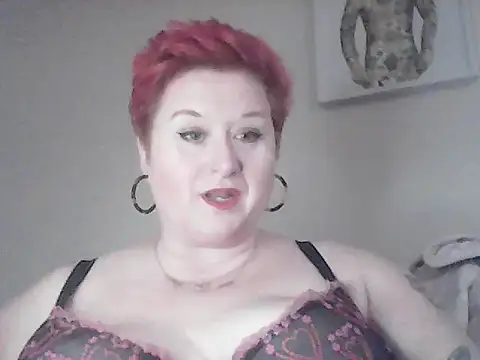 Snapshot of BustyRedxx chatting on 02/12/26, 10:04 BustyRedxx online show from 02/12/26, 10:04