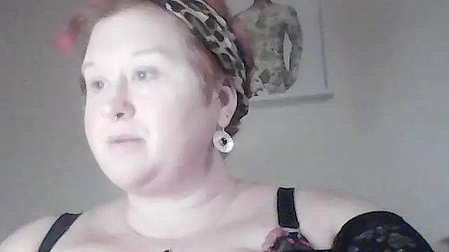 Snapshot of BustyRedxx chatting on 03/02/26, 11:28 BustyRedxx online show from 03/02/26, 11:28