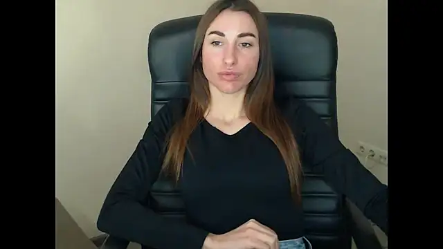 cammila horn online show from 01/12/26, 01:40