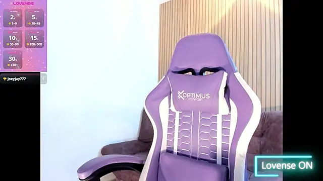 Snapshot of miacoxx_34 chatting on 01/12/26, 12:17 miacoxx 34 online show from 01/12/26, 12:17