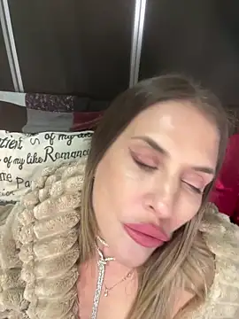 IssabelXO online show from 04/11/26, 10:57