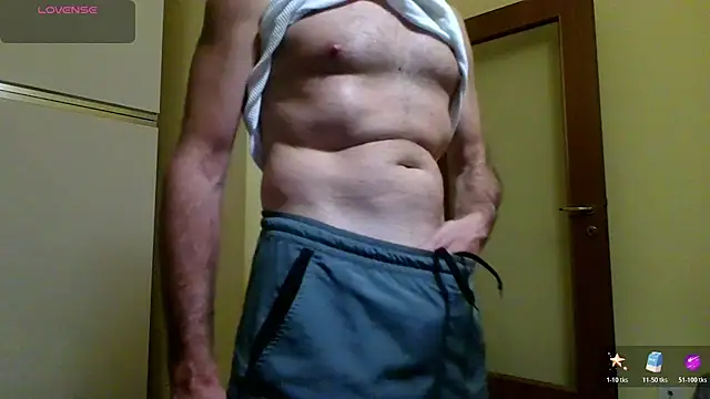 Snapshot of Ele7b5 chatting on 07/11/26, 10:32 Ele7b5 online show from 07/11/26, 10:32