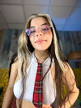 ShyDesireXXX online show from 04/14/26, 09:31