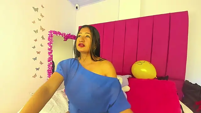 Mia Miller001 online show from 02/07/26, 08:17