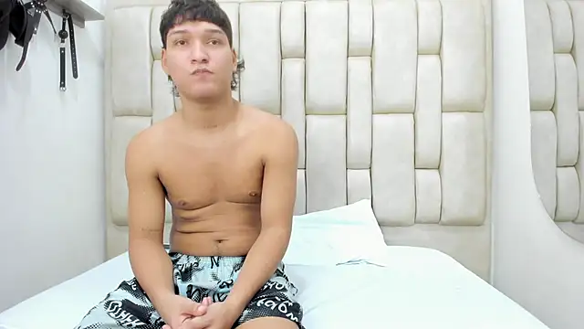 LuxuryHeat online show from 02/03/26, 09:20