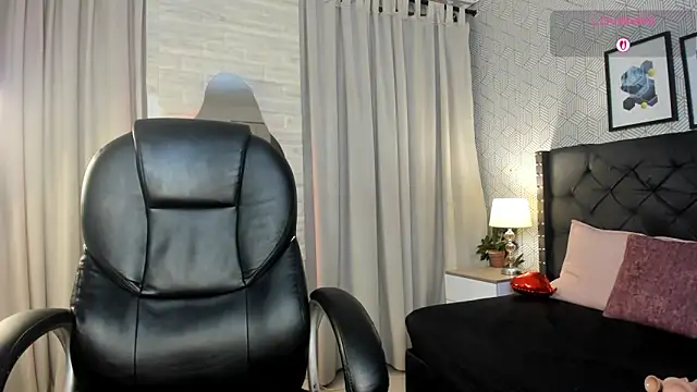 tanisha  lux online show from 03/27/26, 10:33