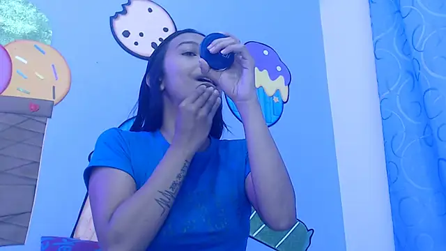 Snapshot of skinnysexzara18 chatting on 02/06/26, 01:12 skinnysexzara18 online show from 02/06/26, 01:12